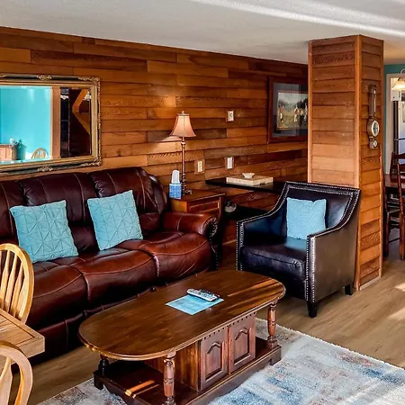 Snow Lake, Unit B9